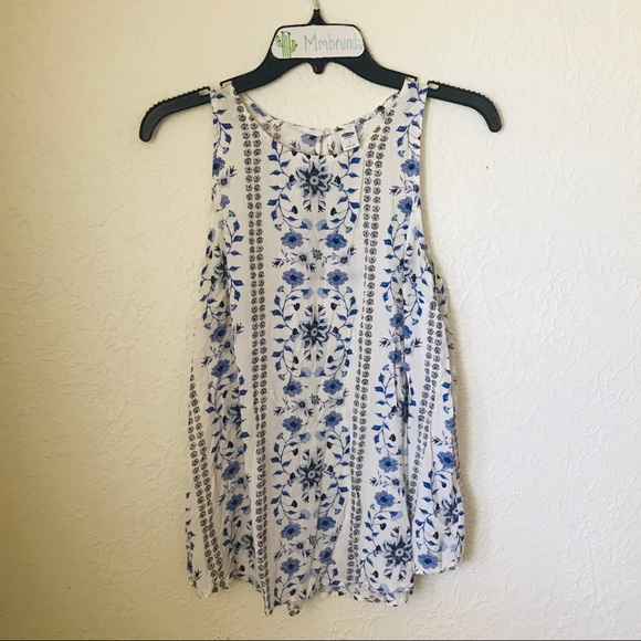 Old Navy Blue Floral Print Tank Top - Picture 2 of 6
